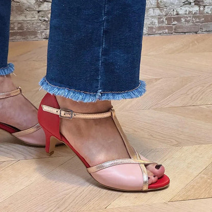 SANDALO ELEGANTE CON CINTURINO A T
